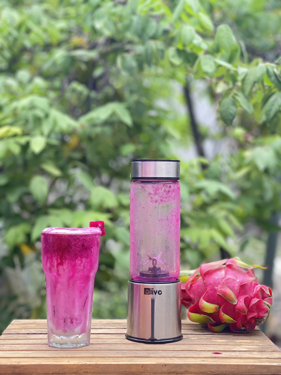 Làm sinh tố thanh long sữa chua cùng máy xay mini OLIVO PB01