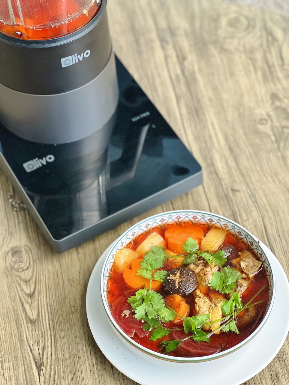 Canh sườn hầm rau củ cùng máy xay nấu đa năng OLIVO X24 PRO